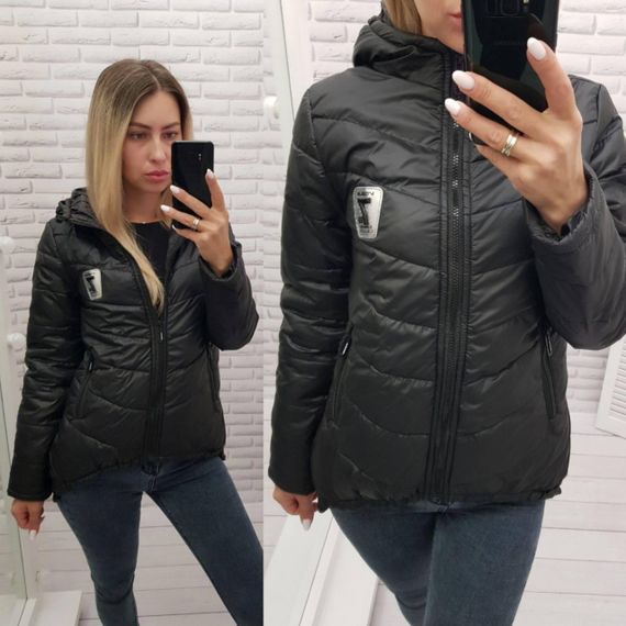 Жіноча демісезонна куртка з емблемою, арт.210/7, чорний | Зображення 2