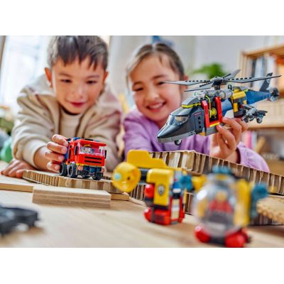 Конструктор LEGO City Ремикс вертолетов, пожарных машин и подводных лодок (60462) | Зображення 3