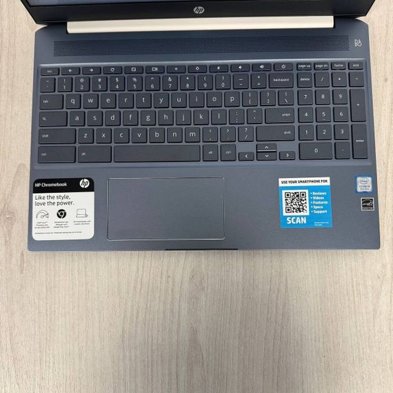 Ноутбук HP Chromebook 15-de0523dx White / 15.6" (1920x1080) IPS Touch / Intel Core i5-8250U (4 (8) ядра по 1.6 - 3.4 GHz) / 8 GB DDR4 / 128 GB SSD / Intel HD Graphics 620 / WebCam / Chrome OS б/у | Зображення 2