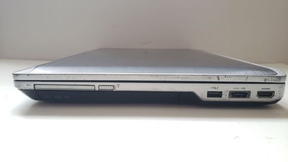 Ноутбук Б-класс Dell Latitude E6530 / 15.6" (1366x768) TN / Intel Core i7-3520M (2 (4) ядра по 2.9 - 3.6 GHz) / 8 GB DDR3 / 250 GB SSD / Intel HD Graphic 4000 / WebCam / DVD-ROM б/у | Зображення 4