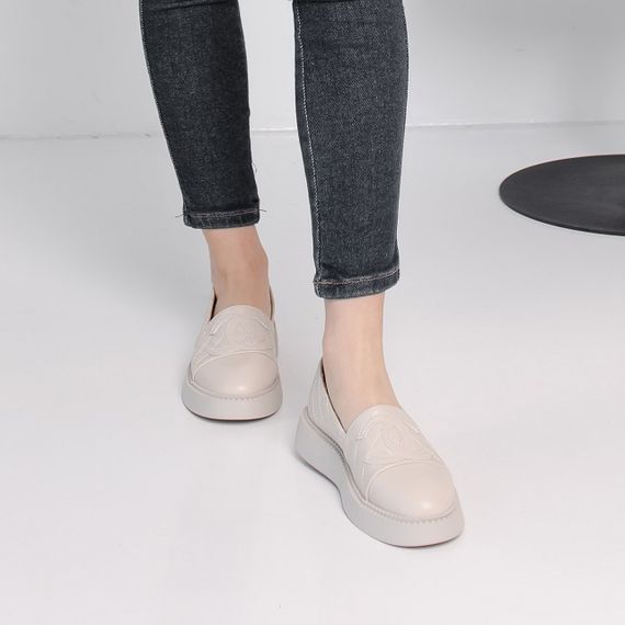 Лоферы женские Fashion Camilla 3895 39 размер 25 см Бежевый | Зображення 1