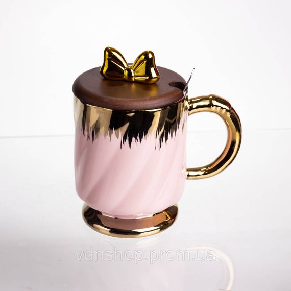 Новогодняя фарфоровая чашка "Золотой Вихрь" 450 мл с крышкой и ложкой Yiwu FM-23B | Зображення 1