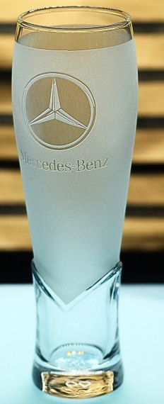 Пивний крафтовий келих 440 мл з гравіюванням Мерседес Mercedes подарунок для автолюбителя  кухоль для пива | Зображення 2