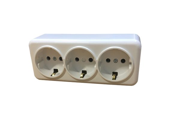 Розетка внешней установки 3-я з/к белая IP20 Lemur Ny95000986