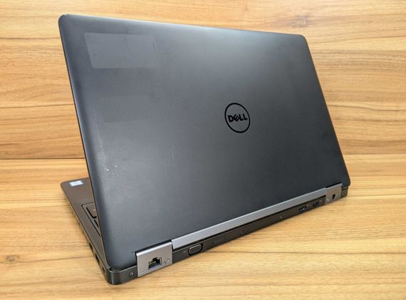Ноутбук Dell Latitude E5570 / 15.6" (1920x1080) IPS Touch / Intel Core i5-6300U (2 (4) ядра по 2.4 - 3.0 GHz) / 8 GB DDR4 / 256 GB SSD / AMD Radeon R7 M360, 2 GB DDR3, 64-bit / WebCam / VGA / Windows 10 б/в + Подарунок Бездротова миша / USB | Зображення 5