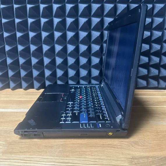 Ноутбук Lenovo ThinkPad L420 / 14" (1366x768) TN / Intel Core i3-2350M (2 (4) ядра по 2.3 GHz) / 8 GB DDR3 / 128 GB SSD / Intel HD Graphics 3000 / DVD-ROM б/у | Зображення 3