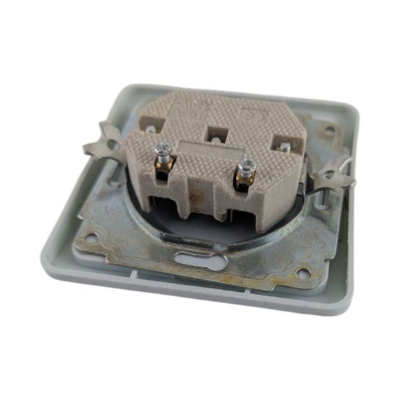 Розетка врезная внутренняя одинарная без заземления Makel QMax | Зображення 3