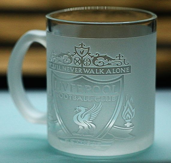 Стеклянная чашка 320 мл Liverpool с гравировкой подарок для фаната ФК Ливерпуль футбольная кружка | Зображення 2