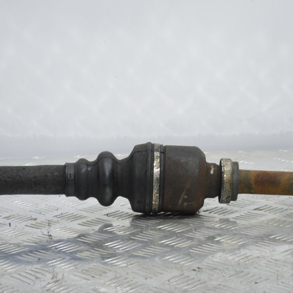 Піввісь передня права Peugeot 307 1.6 HDI привідний вал Пежо | Зображення 3