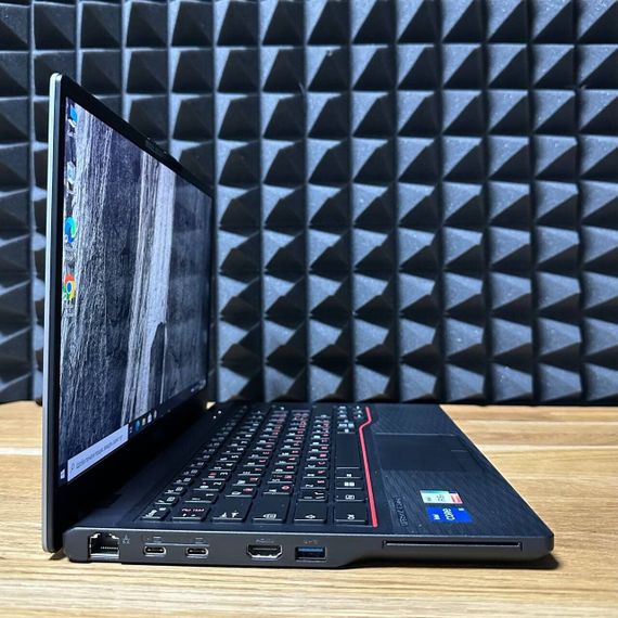 Ультрабук Fujitsu LifeBook E5412 / 14" (1920x1080) IPS / Intel Core i5-1235U (10 (12) ядер по 3.3 - 4.4 GHz) / 16 GB DDR4 / 256 GB SSD / Intel Iris Xe Graphics / WebCam б/в | Зображення 4
