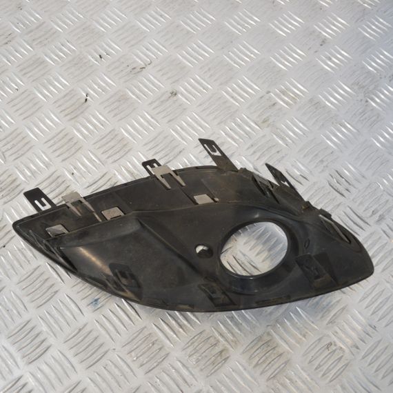 Накладка протитуманної фари права Opel Corsa D 2010-2014 рестайл Решітка правої фари птф Опель 13286026 | Зображення 1