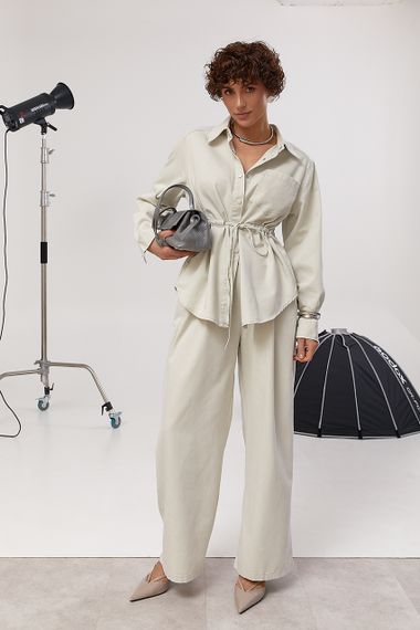 Котоновий вільний костюм із сорочкою на кнопках та прямими штанами - світло-сірий цвет, ONE SIZE (є розміри) | Зображення 4