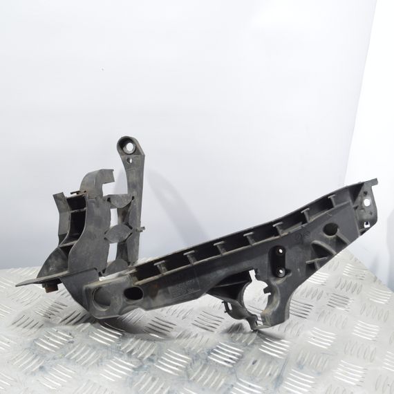 Кронштейн передньої лівої фари Audi A4 B8 2007-2015 Кріплення лівої фари Ауді а4 б8 8K0805607A