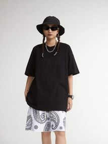 Жіноча футболка