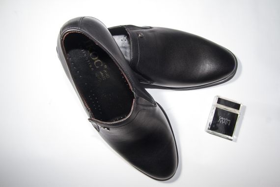 Шкіряні чорні туфлі на резинці 39 розмір | Зображення 4