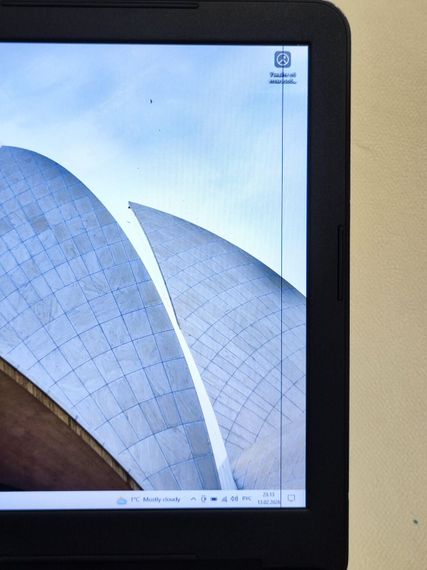 Ноутбук Б-клас Dell Inspiron 17 5767 / 17.3" (1920x1080) IPS / Intel Core i5-7200U (2 (4) ядра по 2.5 - 3.1 GHz) / 8 GB DDR4 / 256 GB SSD / Intel HD Graphics 620 / WebCam / DVD-ROM б/в | Зображення 2