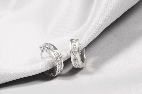 Серьги из белого золота с муассанитами S-0270