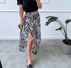 Женская летняя легкая юбка миди с разрезом с принтом зебра AG230 размер 46/48 цвет черно-белый