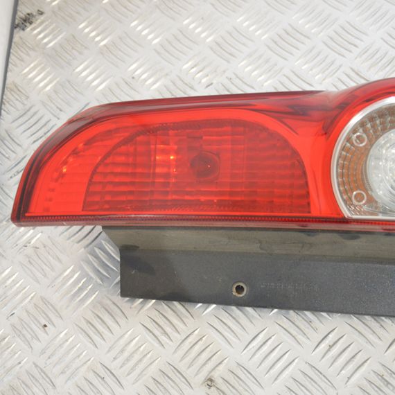 Ліхтар задньої правої разпашної двері Fiat Doblo II 2010-2015 Фара стоп задня права Фіат Добло 2 00518106730 | Зображення 1