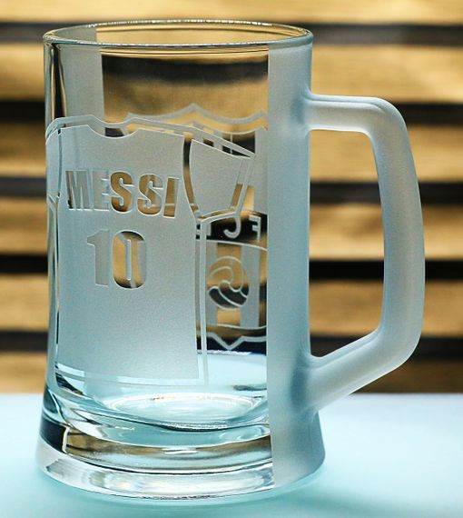 Пивной бокал 670 мл Barcelona с гравировкой подарок для фаната футбольная кружка ФК Барселона Месси | Зображення 5