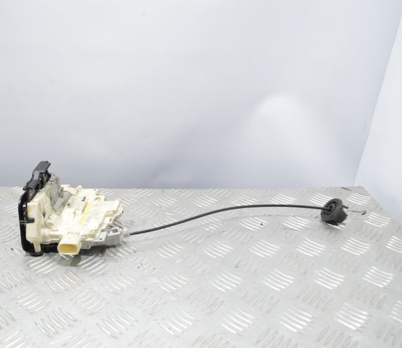 Замок передньої правої двері Seat Exeo 2008-2013 Замок двері передній правий Сеат Ексео 8E1837016AA | Зображення 1