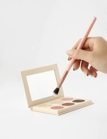 Пензель для макіяжу LUXIE 231 Small Tapered Blending Brush — Rose Gold | Зображення 2