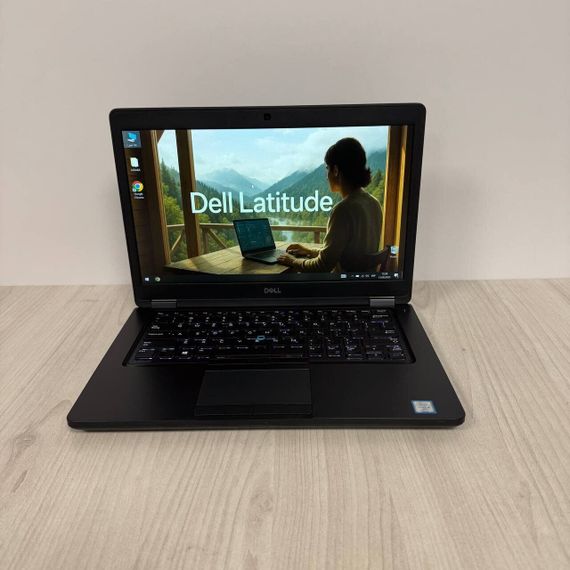 Ультрабук Б-клас Dell Latitude 5480 / 14" (1920x1080) IPS / Intel Core i5-7440HQ (4 ядра по 2.8 - 3.8 GHz) / 8 GB DDR4 / 128 GB SSD M.2 / Intel HD Graphics 630 / WebCam б/в | Зображення 1