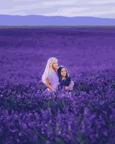 Дети в лавандовом поле