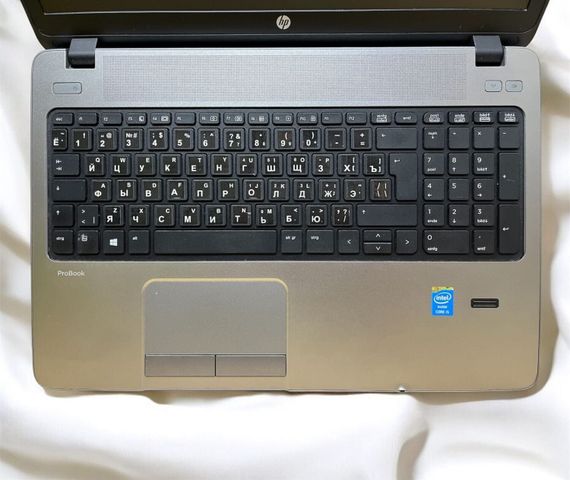 Ноутбук Б-клас HP ProBook 450 G1 / 15.6" (1366x768) TN / Intel Core i5-4200M (2 (4) ядра по 2.5 - 3.1 GHz) / 8 GB DDR3 / 120 GB SSD / Intel HD Graphics 4600 / WebCam б/в | Зображення 2