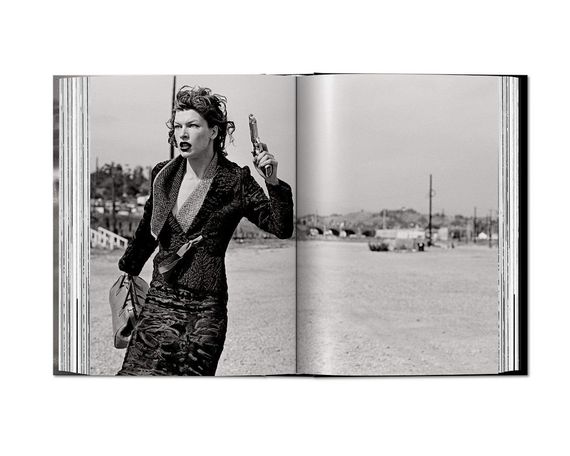 Книга про фешн-фотографію Пітера Ліндберга Питера Линдберга Peter Lindbergh. On Fashion Photography - 40th Anniversary Edition | Зображення 5