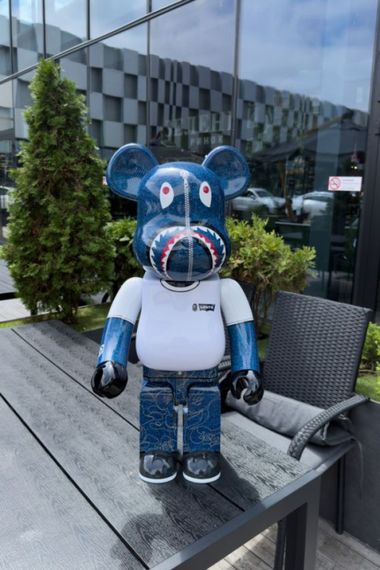 Фигурка Bearbrick WGM Levis дизайнерська статуетка ведмідь Беарбрік 70 см mb043 синя | Зображення 1