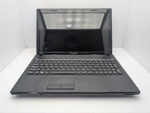 Ноутбук Lenovo IdeaPad G575 / 15.6" (1366x768) TN / AMD E-450 (2 ядра по 1.66 GHz) / 8 GB DDR3 / 320 GB HDD / AMD Radeon HD 6370M, 1 GB GDDR3, 64-bit / WebCam / DVD-ROM / АКБ не тримає б/в | Зображення 2