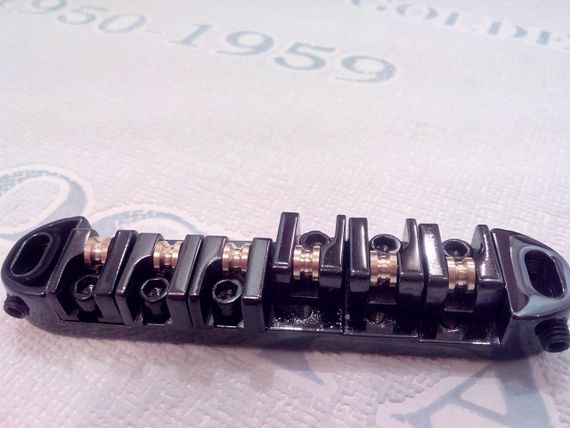 Тюноматик струнотримач роликовий бридж Saddle Tune-o-matic для гітари електрогітари Gibson SG Les Paul Чорн | Зображення 6