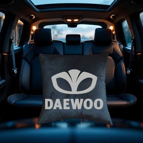 Авто Подушка з вишивкою логотипу марки део daewoo чорний автомобілісту 00454