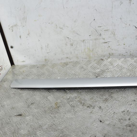 Молдинг дверей передній лівий Citroen C4 Picasso 2006-2013 Накладка передніх лівих дверей Сітроен 96590382XT | Зображення 1