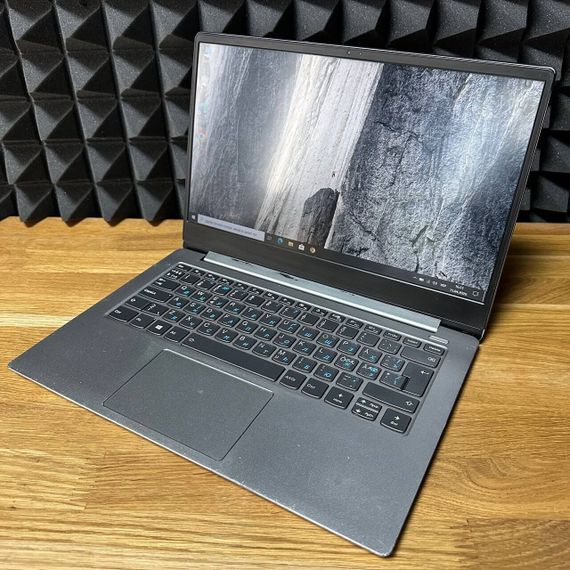 Ультрабук Б-клас Lenovo IdeaPad 530S-14ARR / 14" (1920x1080) IPS / AMD Ryzen 3 2200U (2 (4) ядра по 2.5 - 3.4 GHz) / 8 GB DDR4 / 256 GB SSD / AMD Radeon Vega 3 Graphics / WebCam б/в | Зображення 3