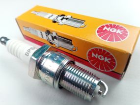 Свічка запалювання NGK BP6ES/7811 ВАЗ 2101 (2108-3707000)
