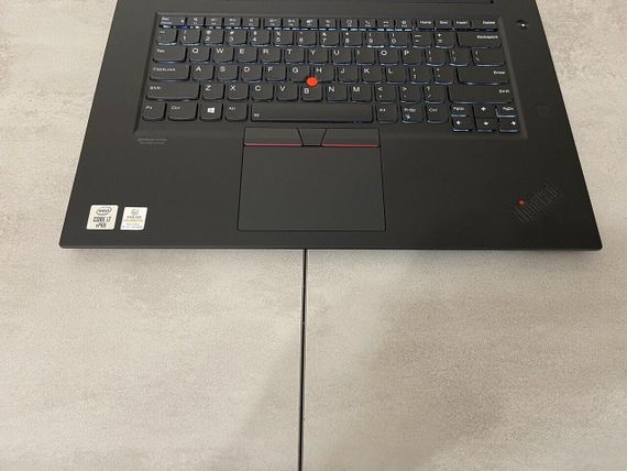 Мобильная рабочая станция Lenovo ThinkPad P1 Gen 3 / 15.6" (3840x2160) OLED / Intel Core i7-10875H (8 (16) ядер по 2.3 - 5.1 GHz) / 16 GB DDR4 / 512 GB SSD M.2 / nVidia Quadro T1000, 4 GB GDDR5, 128-bit / WebCam / Fingerprint б/у + Подарок Проводная мышь | Зображення 2