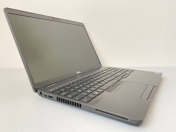 Ноутбук Dell Latitude 5500 / 15.6" (1366x768) TN / Intel Core i3-8145U (2 (4) ядра по 2.1 - 3.9 GHz) / 8 GB DDR4 / 256 GB SSD / Intel UHD Graphics 620 / WebCam б/у | Зображення 4