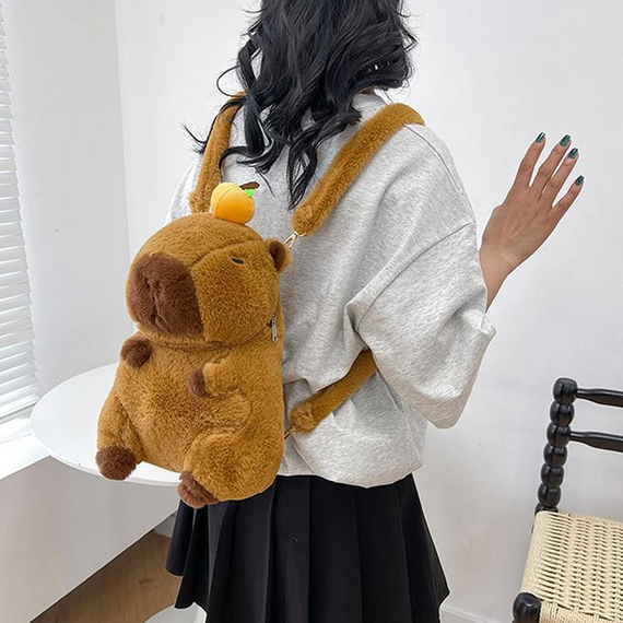 Плюшевий рюкзак Капібара, іграшка-сумка Капібара з кумедним мандарином на голові | Зображення 1