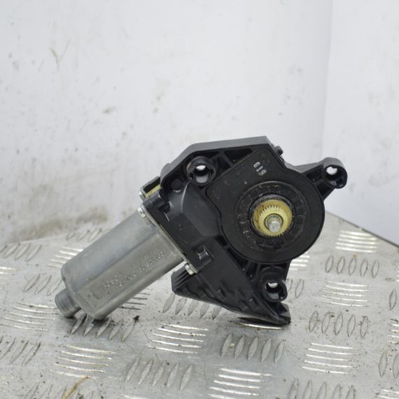 Моторчик склопідйомника передній правий Peugeot 307 2001-2008 Пежо 0130821766