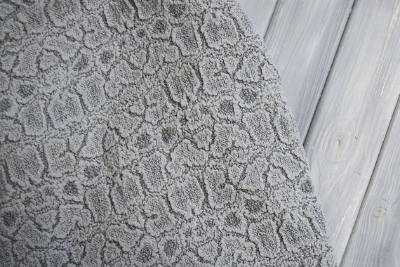 Жаккардовый чехол на диван + 2 кресла Stone с юбкой светло-серый | Зображення 1