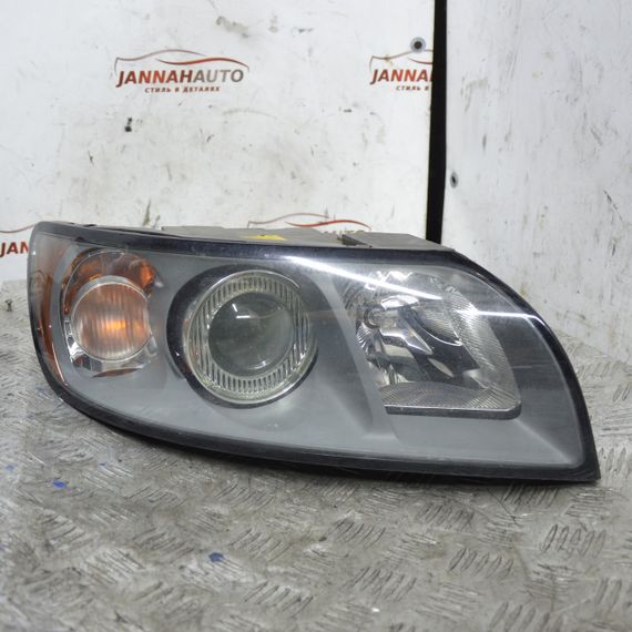 Фара права Volvo V50 2004-2007 дорестайл Фара передня права Вольво В50 30698886