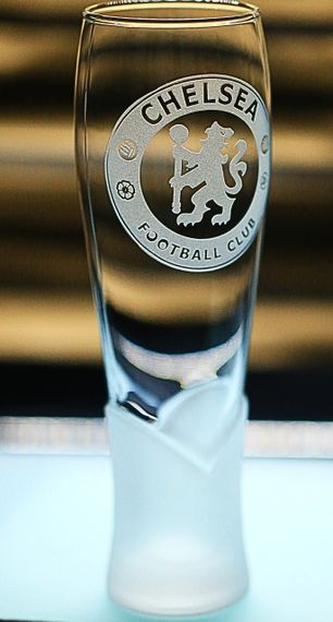 Пивной бокал крафтовый 440 мл ФК Челсы Chelseal с гравировкой подарок для фаната футбольная кружка | Зображення 1