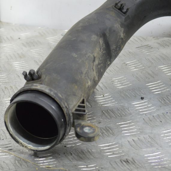 Патрубок інтеркулера 2.0 TDI Volkswagen Passat B6 Touran шланг турбіни Фольксваген Пассат Туран 1K0129654AJ | Зображення 2