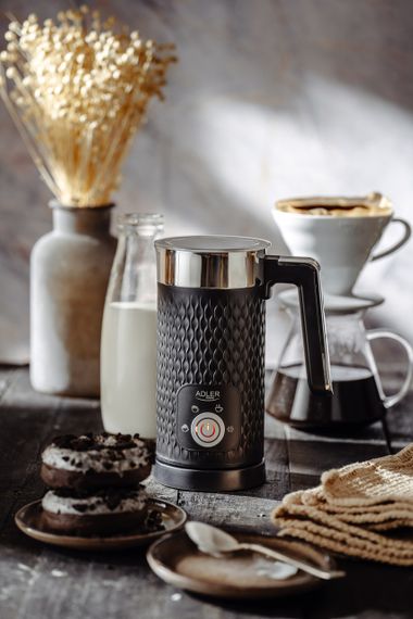 Капучинатор електричний Adler AD 4494 чорний спінювач молока з підігрівом для кави лате капучино какао | Зображення 6