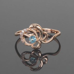 Кольцо из красного золота с топазом 14.5