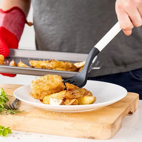 Лопатка з прорізами KitchenAid Classic KHA002OHPNG 34 см біла | Зображення 4