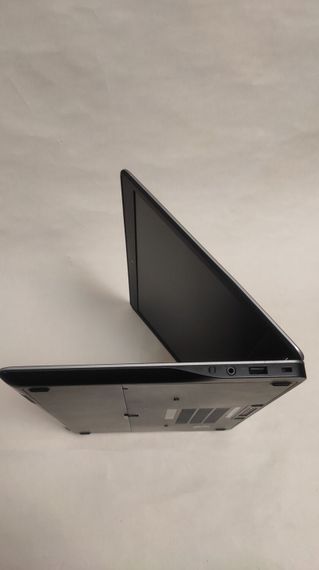 Ноутбук Dell Latitude E7440 / 14" (1366x768) TN / Intel Core i5-4310U (2 (4) ядра по 2.0 - 3.0 GHz) / 8 GB DDR3 / 256 GB SSD / Intel HD Graphics 4400 / WebCam / DVD-ROM б/в | Зображення 5