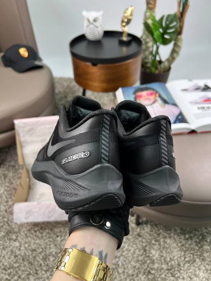 Мужские кроссовки Air Zoom Winflo 8 Shield All Black весна / літо / осінь A3641 | Зображення 8